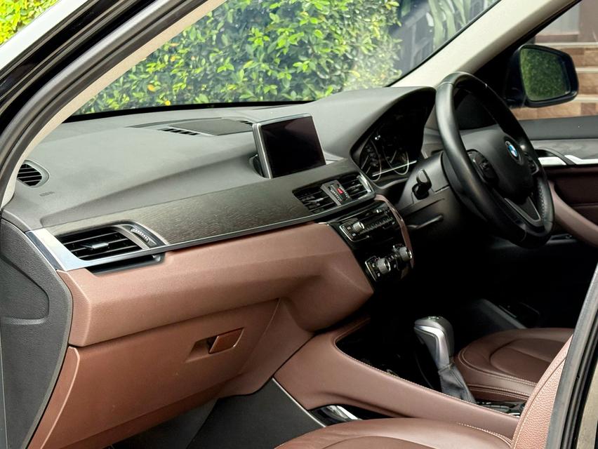 2018 BMW X1 F48 18D รถมือเดียวสภาพป้ายแดง รถวิ่งน้อยเพียง 63,000 กม เข้าศูนย์ตรงระยะ ไม่เคยมีอุบัติเหตุครับ 11