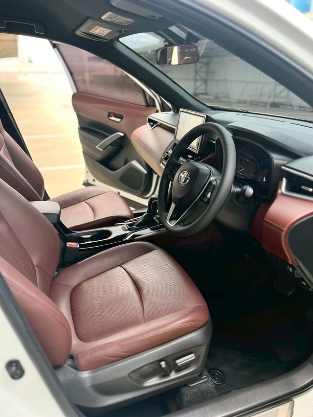 Toyota Cross 1.8HV Premium เกียร์ออโต้ ปี2020  6