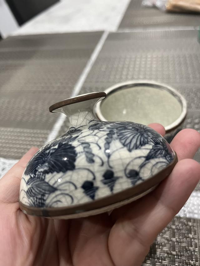 ถ้วยพร้อมฝาของฝาทองเหลือง ตามภาพ