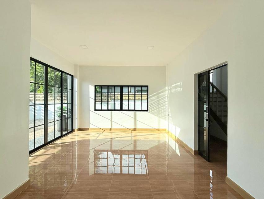 บ้านเดี่ยว 5 ห้องนอน นิมิตรใหม่ 40 ราคา 3.79 ล้านบาท ฟรีโอน! 10