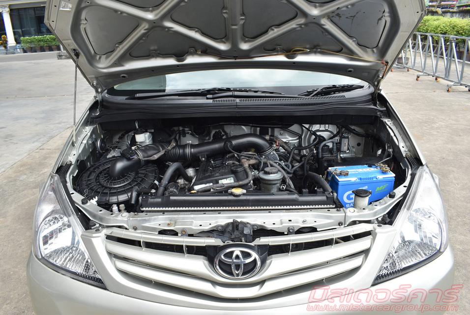 2011 TOYOTA INNOVA 2.0 G 3