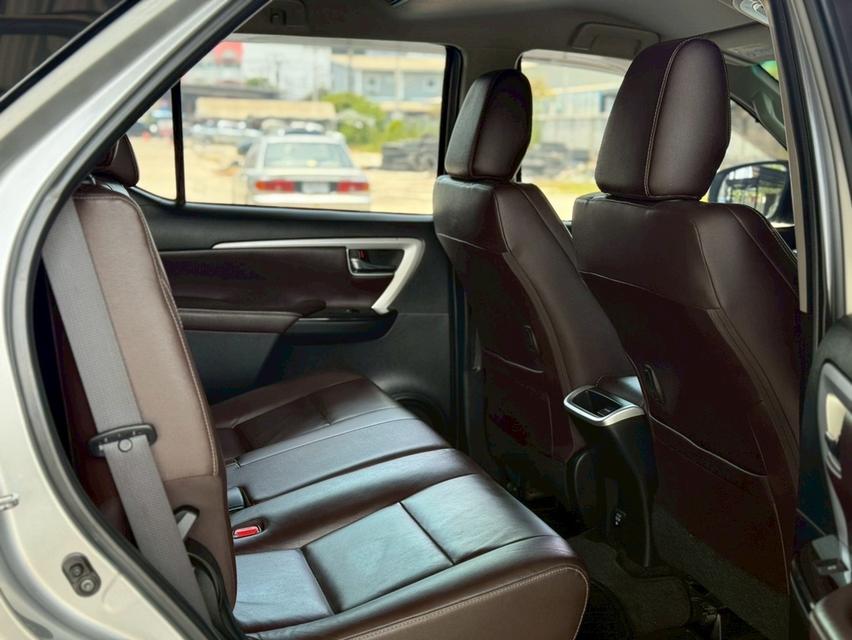 Toyota Fortuner 2.8 ขับ2 2015 จด 16 รูปที่ 13