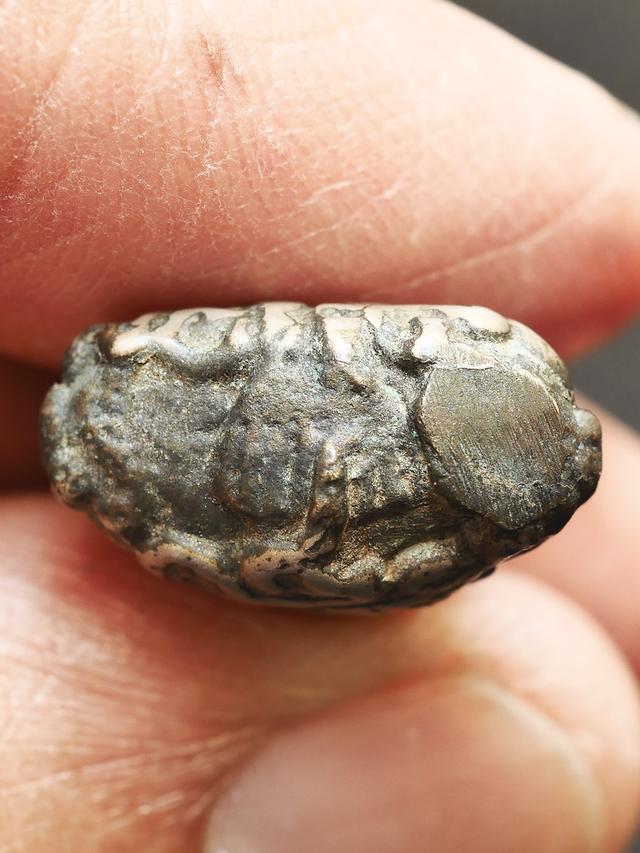 พระปิดตายันต์ยุ่ง หลวงปู่เอี่ยมวัดหนัง เนื้อสำริดเงิน....เก่าๆ 10