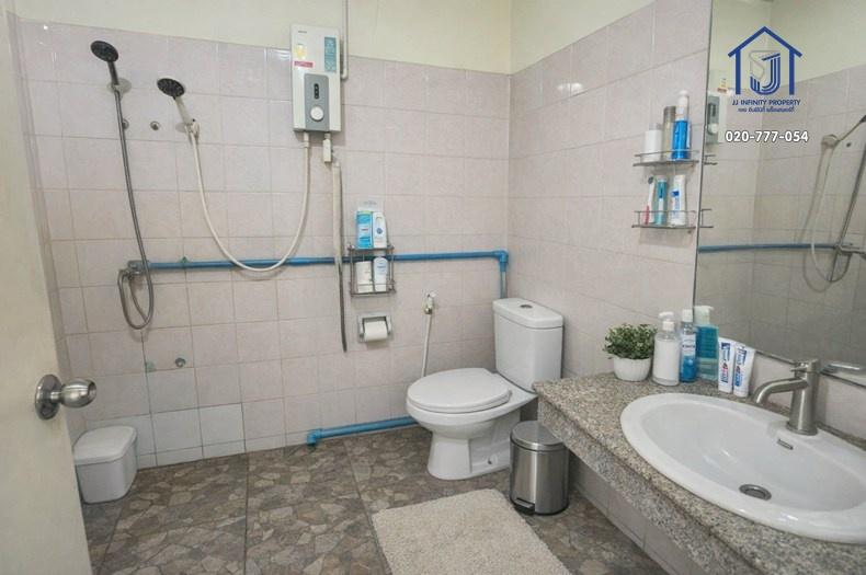 ขายทาวน์เฮ้าส์ 2 ชั้น หมู่บ้านแหวนยอด 1 ซอยลำลูกกา 21 ใกล้สถานีรถไฟฟ้าคูคต 8