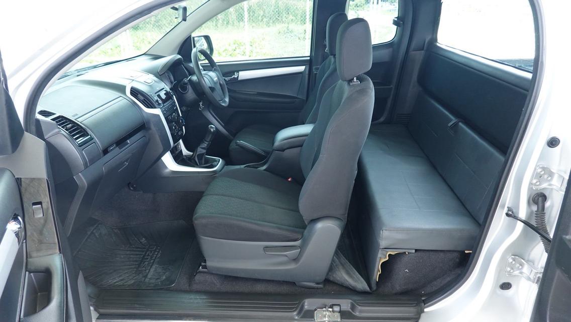 ISUZU DMAX Space Cab MT ปี 2018 สีเงิน 7
