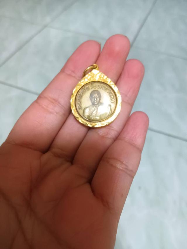 เหรียญกลมเล็กหลวงพ่อเงินวัเดอนยายหอมปี2506 1