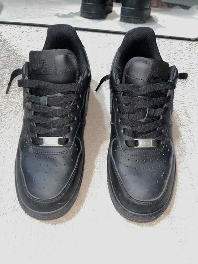 Nike Air Force 1 มือสอง