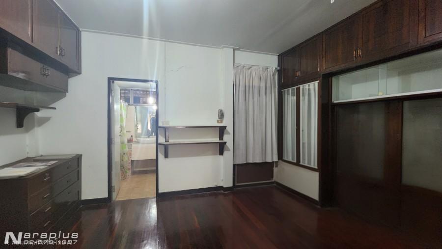 68121188 : ขายบ้านเดี่ยว 2 ชั้น พร้อมสวนลอยฟ้า สามารถทำธุรกิจร้านอาหารได้ ขนาด 75  ตารางวา  หมู่บ้าน สีวลี 20