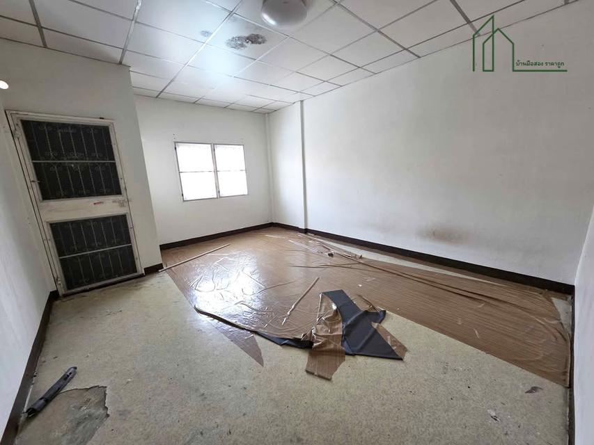 บ้านทาวเฮ้าส์ 2ชั้น หมู่บ้านเฟื่องฟ้าโครงการ2 (ซอยศรีสมิตร) ถ.เทพารักษ์  6