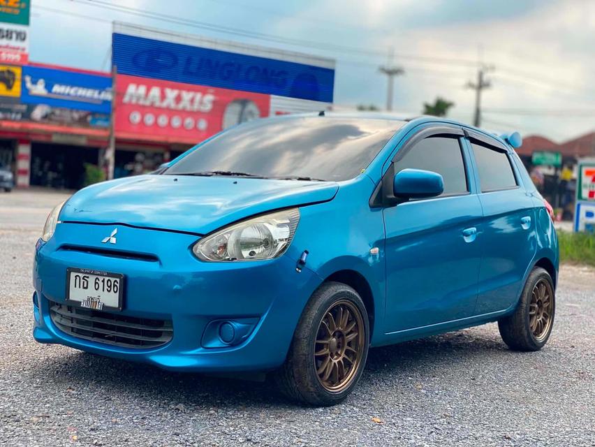 Mitsubishi Mirage สีฟ้า เกียร์ธรรมดา ปี13