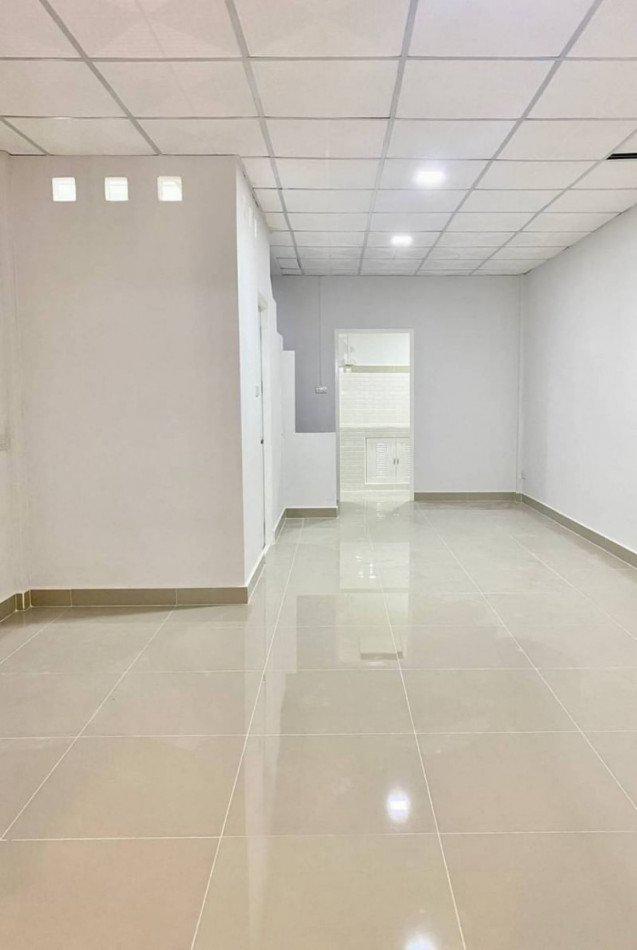 รูป ขาย ทาวน์โฮม บ้านร่มเงาไม้ (HN18) ปรับปรุงใหม่และพร้อมสำหรับเจ้าของใหม่ ในราคาที่คุ้มค่า 5