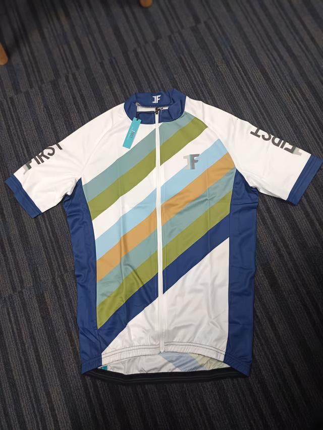 เสื้อปั่นจักรยาน First Cycling แท้ ไซส์ L ใหม่