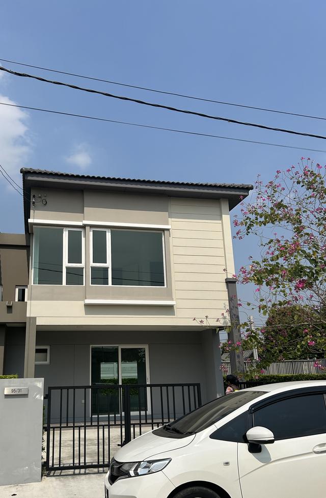 ขายบ้านมือ 1 แปลงมุม เป็นบ้านใหม่ซื้อไว้แต่ไม่เคยเข้าอยู่ บ้านแฝดที่เหมือนบ้านเดี่ยว พื้นที่ขนาดใหญ่ 1