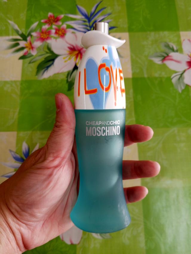 น้ำหอมแท้ราคาคุยกันได้ Moschino i love love edt 40ml ไม่มีฝา