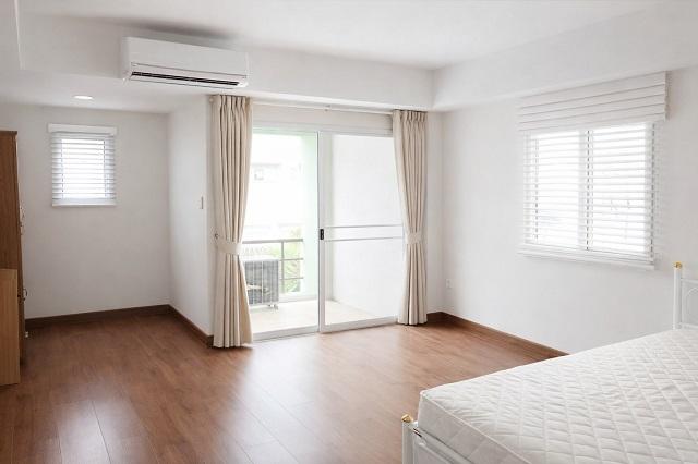 MRTลาดพร้าว101 300ม.ให้เช่าทาวน์โฮม 3ชั้น 4นอน แฮปปี้แลนด์ เซ็นเตอร์ 1.2 กม.บ ฟังก์ชันครบ3 น้ำ ดาดฟ้า 2 จอดรถ เดอะมอลล์ 5