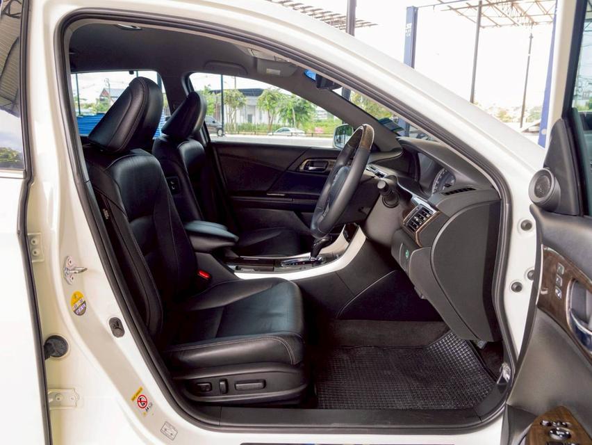 HONDA ACCORD 2.0EL ปีจด 2014 ประกันเครื่องเกียร์3ปี / 30,000 km.✨️ 18