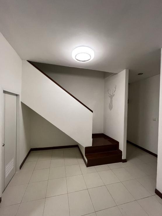 ขายบ้านทาวเฮ้าส์ห้องมุม อยู่หัวหินซอย 6 ใกล้ถนนเพชรเกษม 14