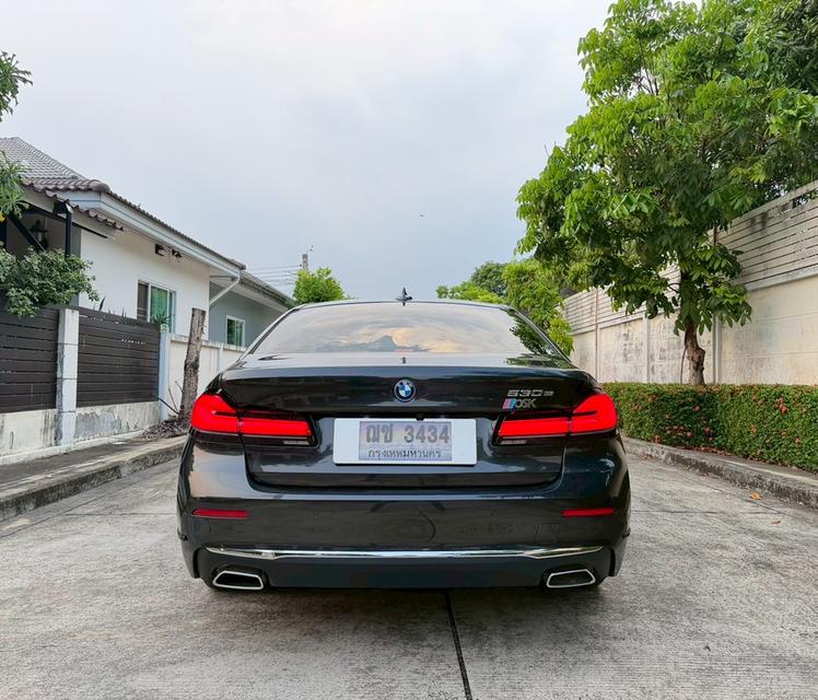 Bmw 530e Luxury Plug-in Hybrid LCI ปี 24 สีเทาดำ รูปย่อยที่ 4