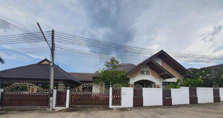 ขาย บ้านเดี่ยว พร้อมสระว่ายน้ำส่วนตัว หมู่บ้านแสนมณี สัตหีบ ชลบุรี 138 ตรม. 162 ตร.วา Single storey furnished house for  11
