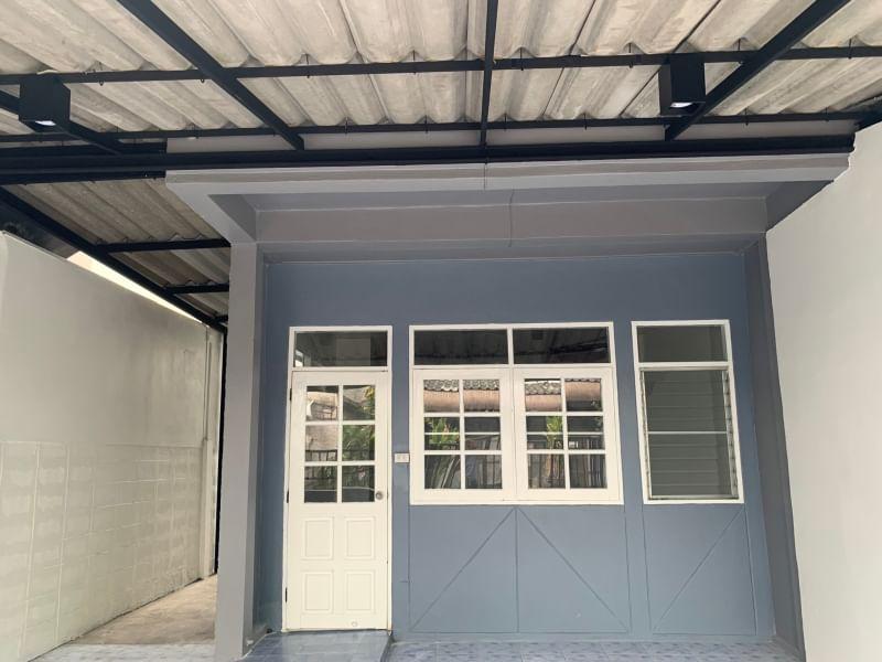 บ้านทาวน์เฮ้าส์ หลังมุม,สูง 2 ชั้น หมู่บ้านราณี 3 ถนนนวมินทร์ 135