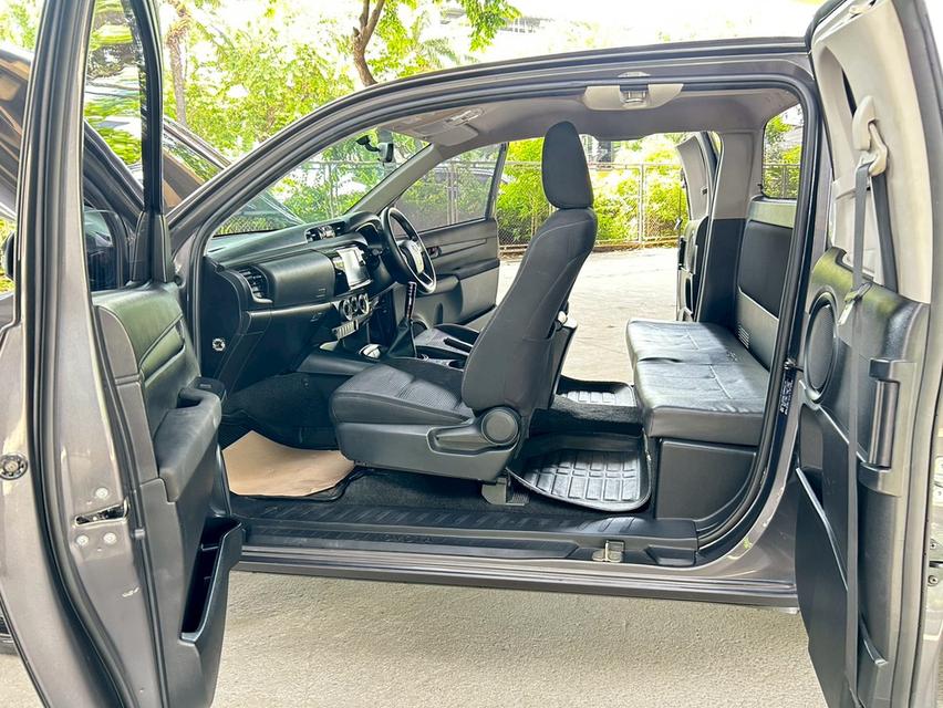 Toyota Revo Diesel Year 2022 13