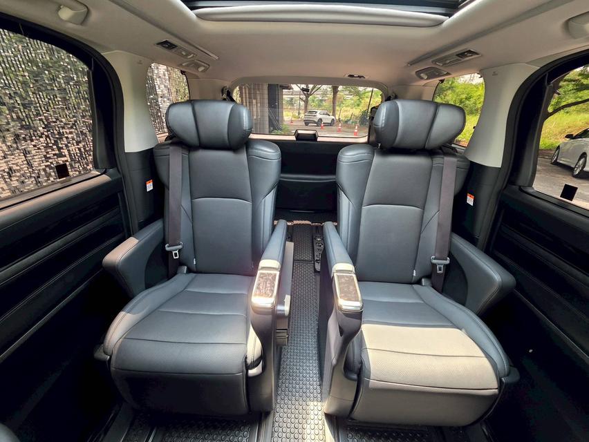 Toyota ALPHARD 2.5SC PACKAGE สีดำ ปี 2023 ไมล์ 30,000 กม. รูปที่ 12