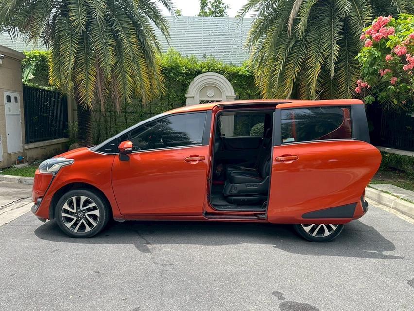 Toyota Sienta Model V 1.5V Dual VVTi / 7AT CVT  6