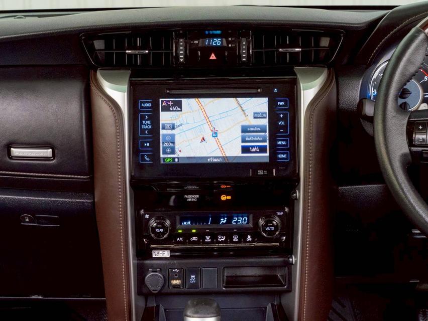 Toyota Fortuner 2.4V 2WD  ปี จด 2017 17