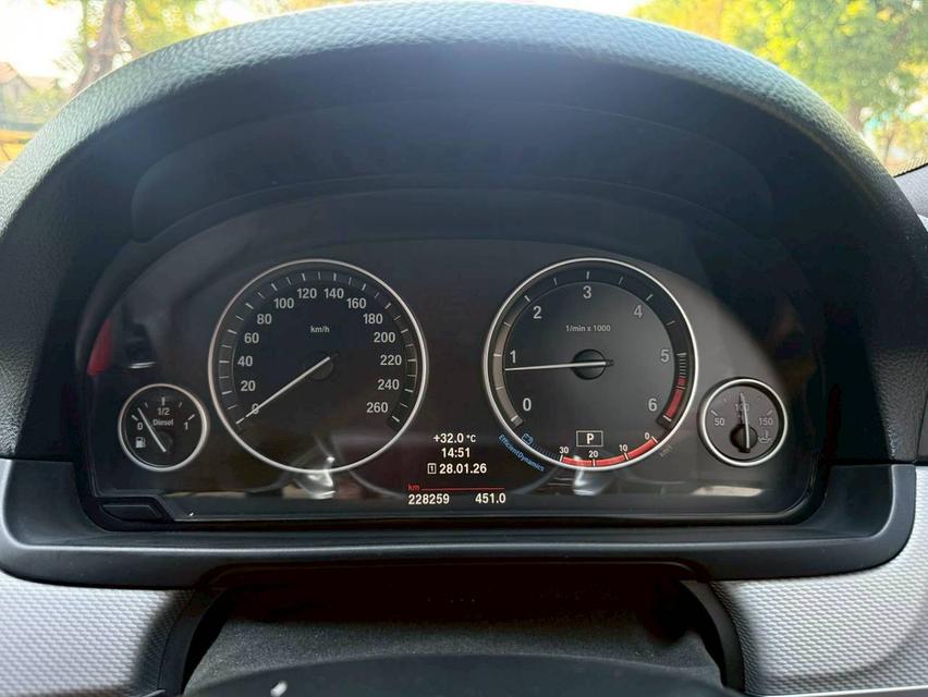 BMW 525d MSPORT (F10) ปี 2016 รูปที่ 12