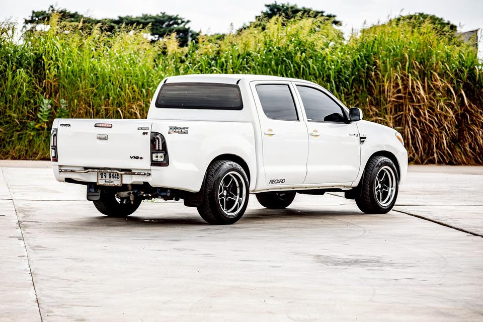 Toyota Vigo Double Cab 4 ประตู 3.0E ดีเซล เกียร์ ธรรมดา ปี 2006 สีขาว
