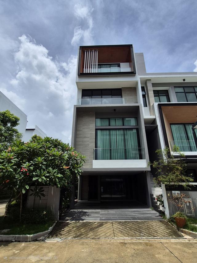 บ้าน • Nirvana Define ศรีนครินทร์ - พระรามเก้า • 4 ห้องนอน • กรุงเทพกรีฑา 1
