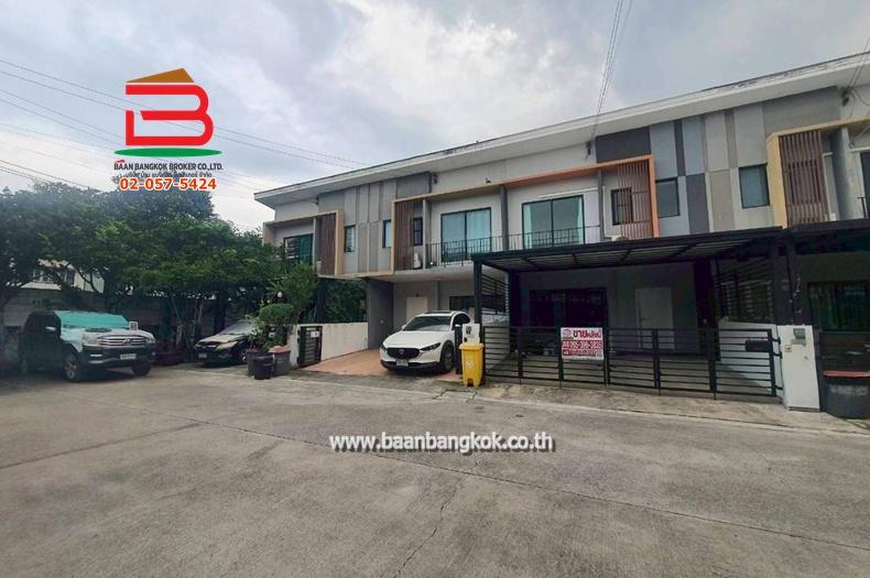 ทาวน์โฮม เดอะคอนเนค 12 รามอินทรา 65 แยก 2-2-2 (ใกล้เพลินนารี่มอลล์) เนื้อที่ 21.4 ตรว. แขวงท่าแร้ง เขตบางเขน 11