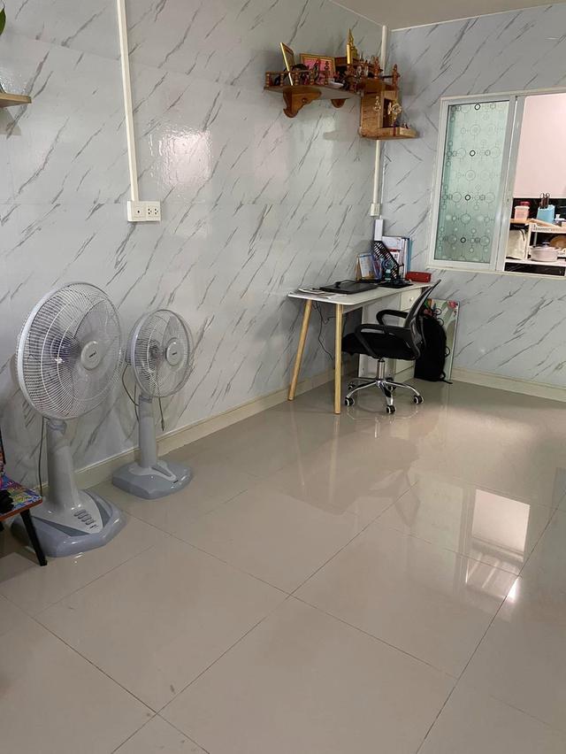 บ้าตทาวเฮ้า 2 ชั้น 3 ห้องนอน 2 ห้องน้ำ 1 ห้องโถง 1 ที่จอดรถ ต่อเติมครัวและหน้าบ้านเรียนร้อยแล้ว รูปที่ 7