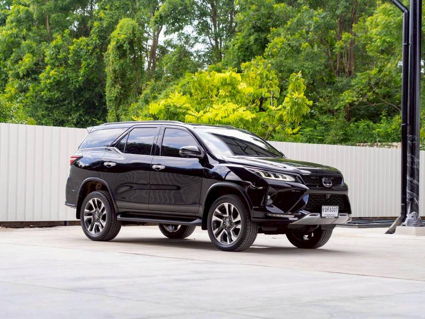 Toyota Fortuner 2.8 Legender 4WD ปีจด 2021 7