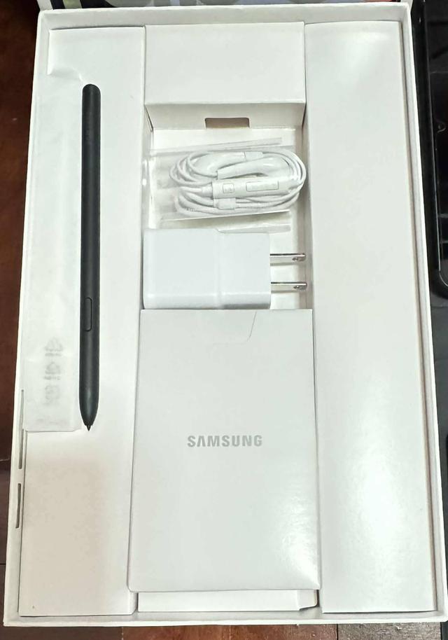 Samsung Tab S6 lite (LTE) ใส่ sim สี Oxford Grey พร้อมเคสคีย์บอร์ด สภาพดี