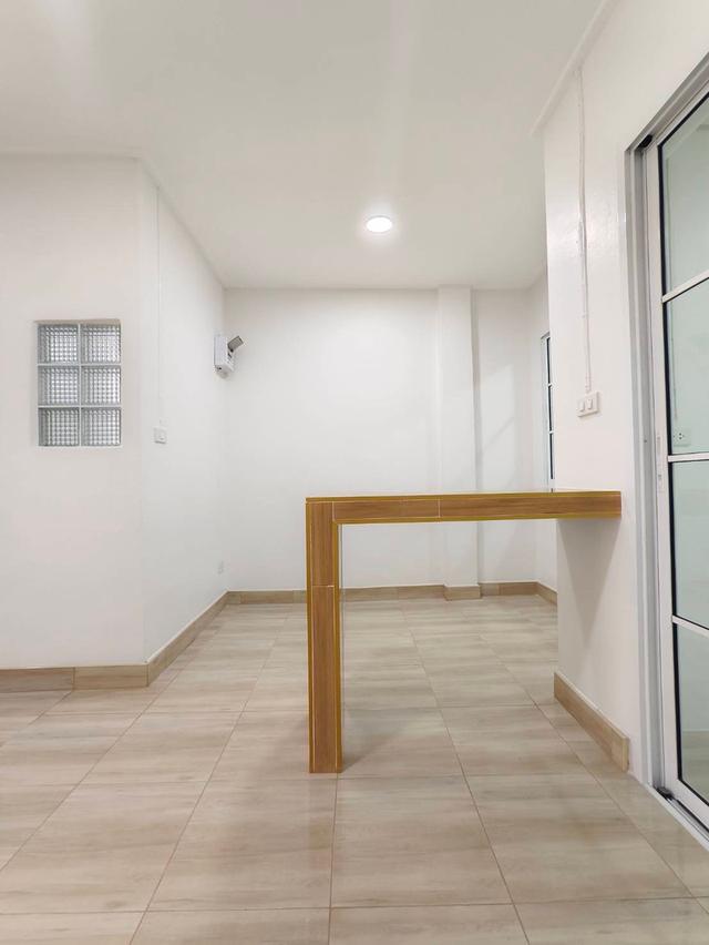 หมู่บ้านมณีรินทร์เลคแอนพาร์ค  8