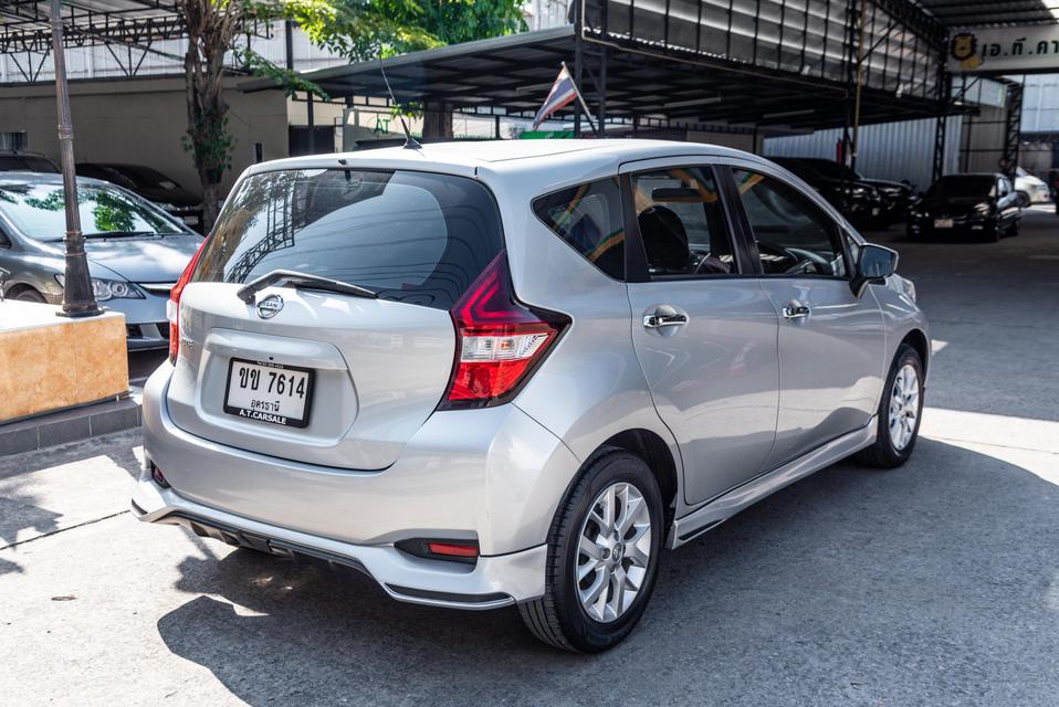 Nissan Note 1.2 V ปี 2018 สีเทา 4
