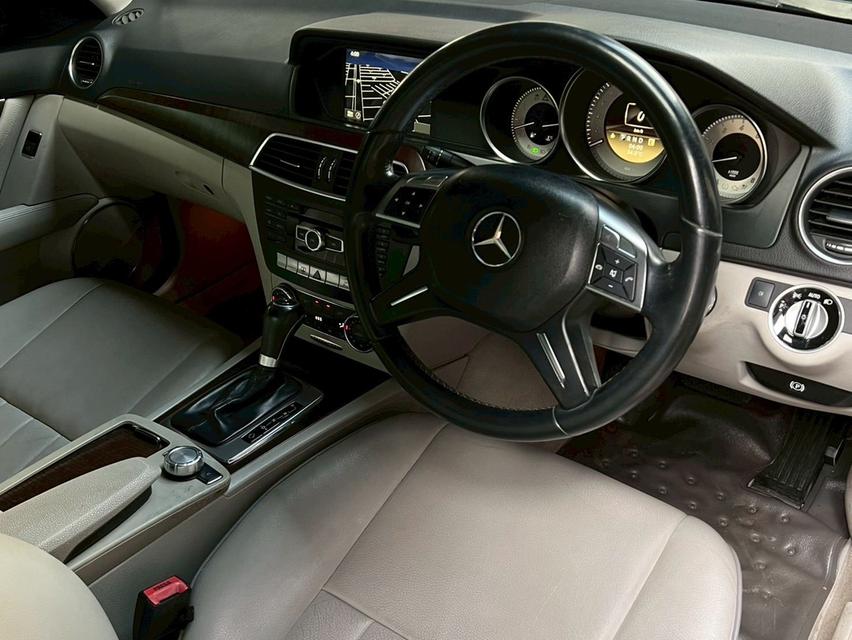 Mercedes-Benz C200 CGI Avantgarde 6