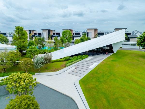 ขาย VIVE Krungthep Kreetha บ้านเดี่ยว 3 ชั้น พร้อมลิฟต์ส่วนตัว 4 ห้องนอน 6 ห้องน้ำ ราคาพิเศษ โทร 0818119186 13