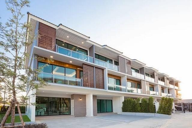 ให้เช่าทาวโฮม 3 ชั้น 220 ตร.ม. 4 ห้องนอน ถนนลาดพร้าว ใกล้ The Mall บางกะปิ 1