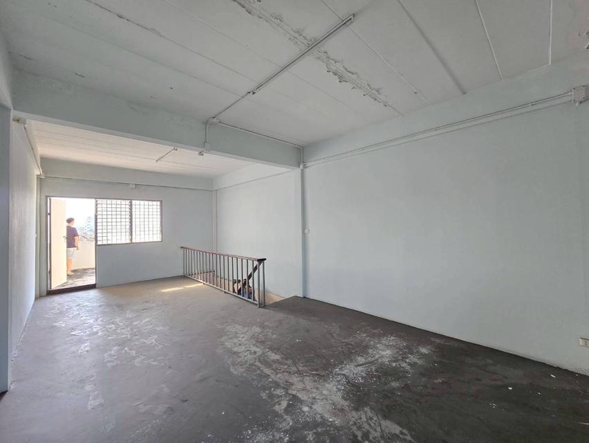 ให้เช่าอาคารพาณิชย์ 4 ชั้น รามคำแหง ทำเลดี ใกล้รถไฟฟ้าสายสีชมพู (N.1970) 5