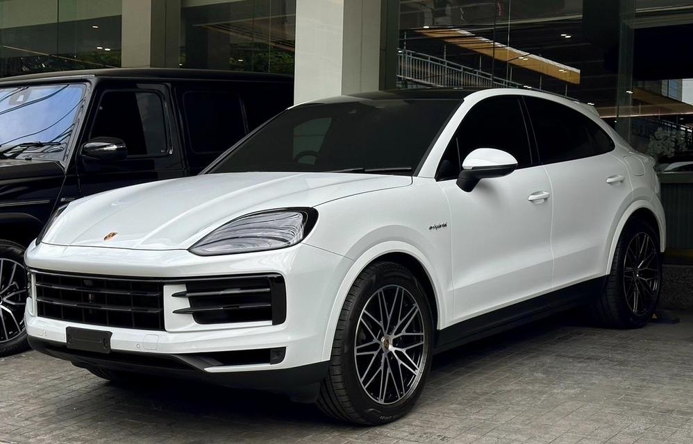 Porsche Cayenne SUV E-Hybrid