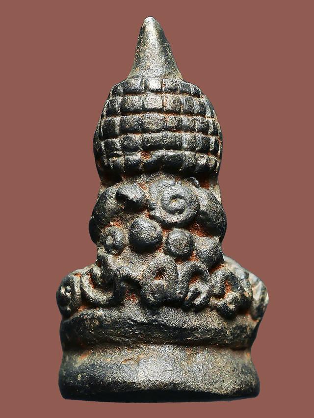 พระปิดตาพิมพ์นั่งบัว (เศียรแหลม) หลวงพ่อทับ วัดทอง เนื้อสำริด....เก่า เดิมๆ