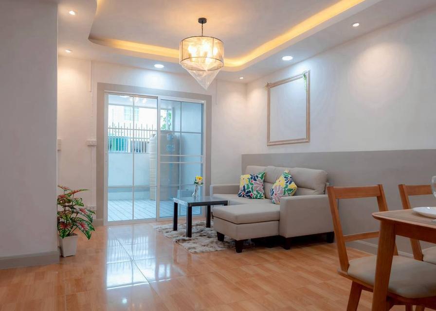 หมู่บ้านพฤกษา 30 ถนนบ้านกล้วยไทรน้อย ทาวน์เฮาส์ 2 ชั้น ตกแต่งใหม่พร้อมอยู่ มีระเบียงด้านหน้า 3