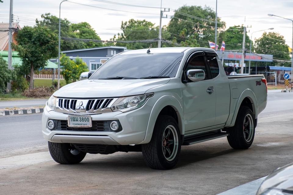 MITSUBISHI TRITON PLUS 2.4 GLS (Navi) Top 8