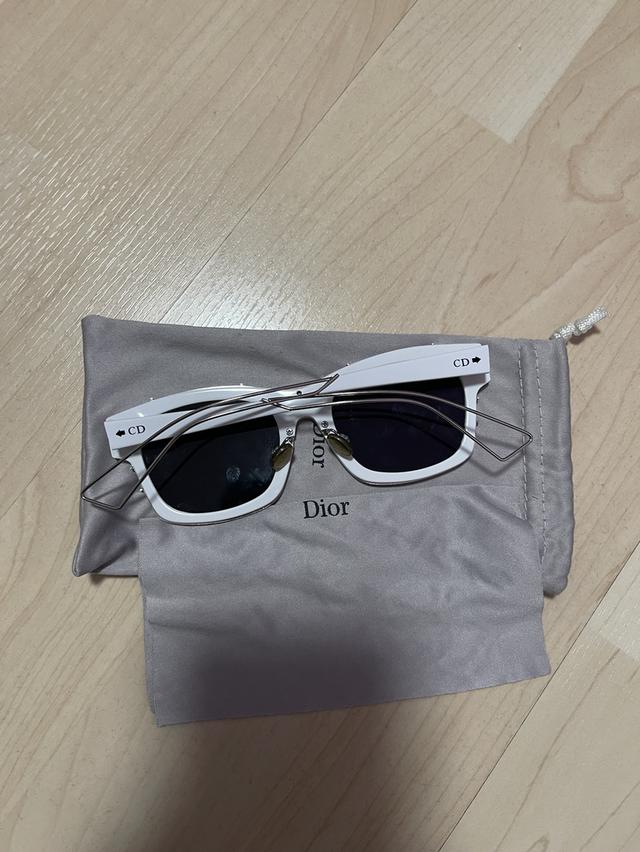 แว่นกันแดด dior 2