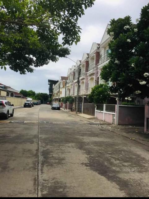 ขายทาวน์โฮม หมู่บ้าน ซื่อตรง แกรนด์โฮม Suetrong Grand Home Village แปลงมุม พหลโยธิน 34 (เสนานิคม 1) ใกล้เมเจอร์ รัชโยธิน 15