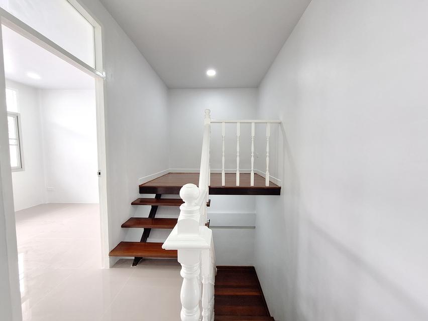 หมู่บ้านอยู่เจริญ 4 ลำลูกกาคลอง4 ถนนไสวประชาราษฎร์ ต.ลาดสวาย อ.ลำลูกกา จ.ปทุมธานี 14