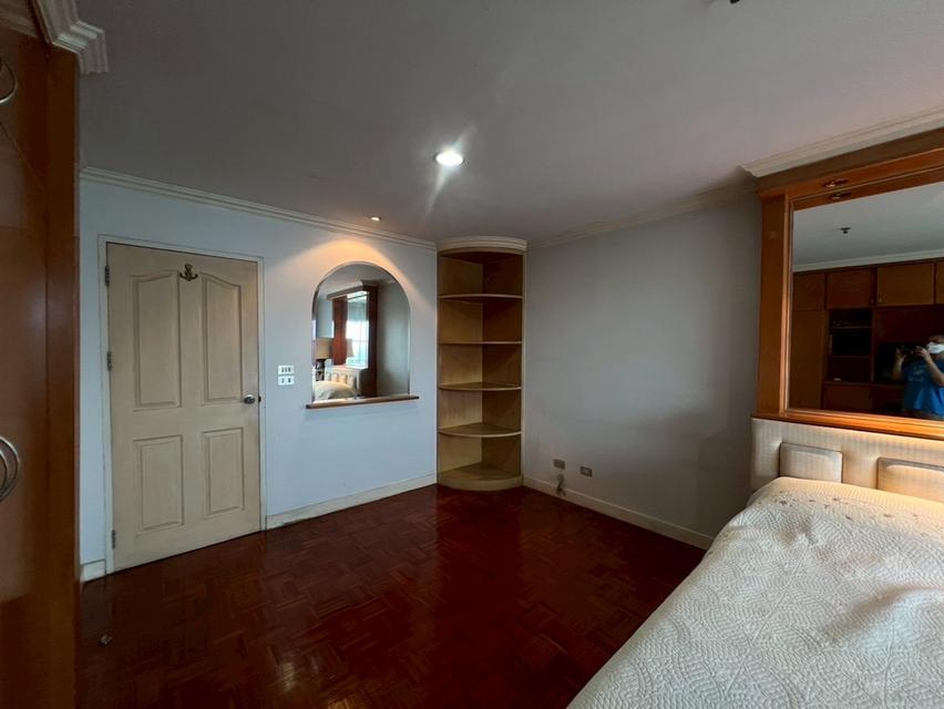 The Executive Regent, Nang Linchee Road 19