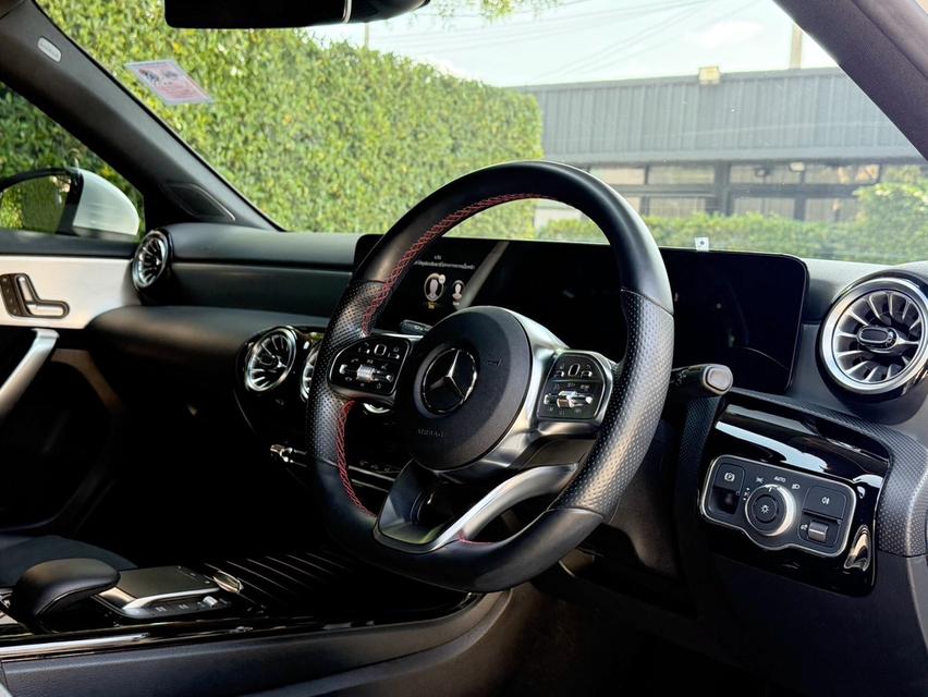 2023 BENZ A200 AMG รถมือเดียว สภาพป้ายแดง รถวิ่งน้อยเพียง 4X,XXX กม เข้าศูนย์ทุกระยะ ไม่เคยมีอุบัติเหตุครับ 10
